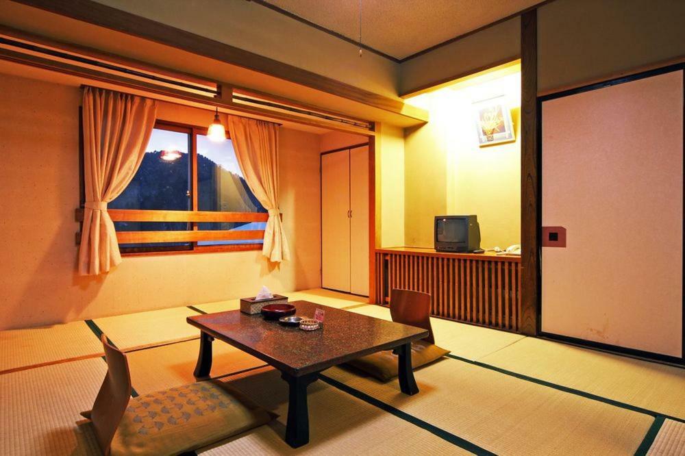 Kidoike Onsen Hotel Yamanouchi  Esterno foto